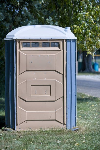 Best Portable bathroom rental  in Licking, MO